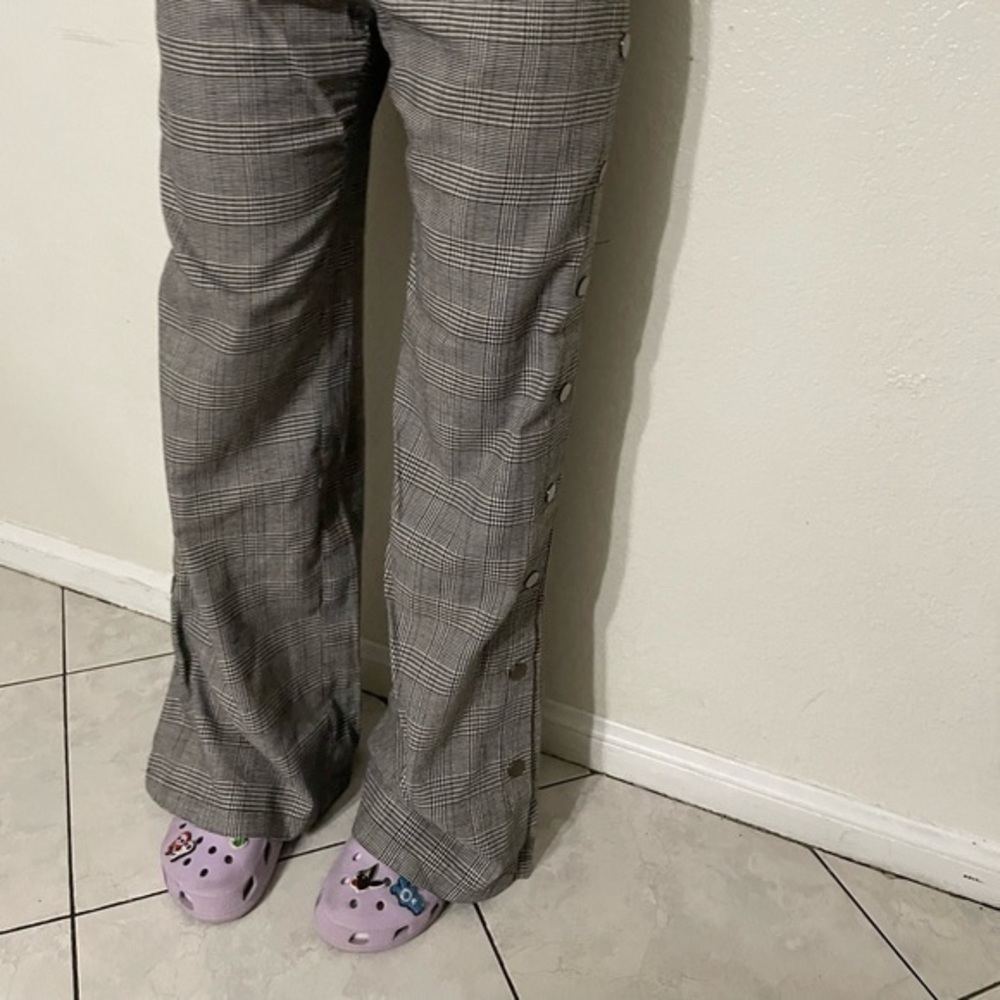 Plaid wide leg flare pants . - Picture 8 of 9